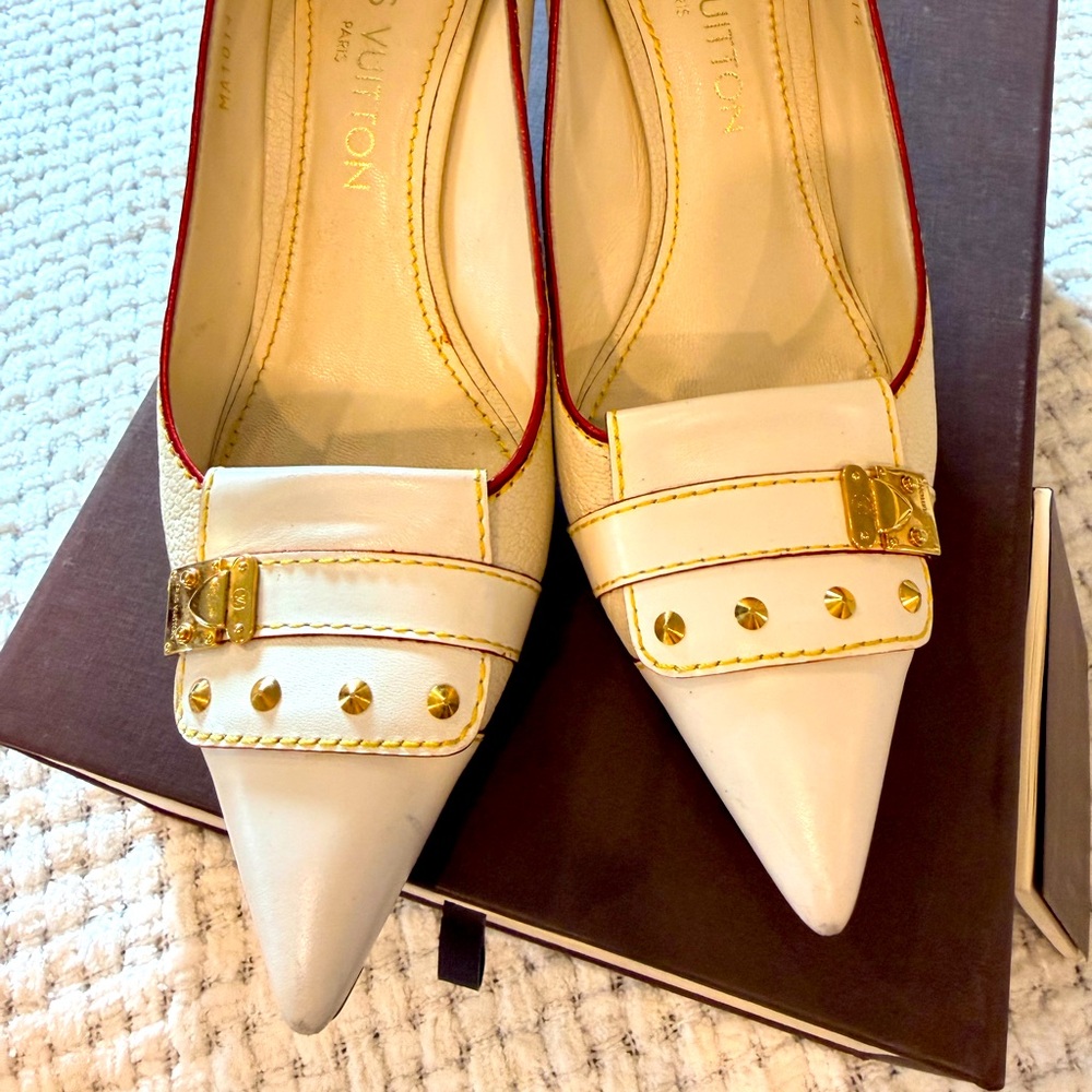 Louis Vuitton Cream Leather Studded Buckle Pumps Size 36 - Excellent Condition